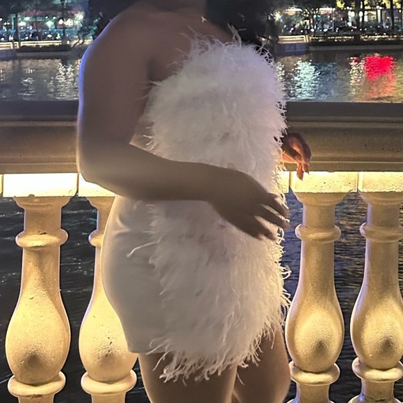 White feather dress. Perfect for themed party or bachelorette party! - Picture 3 of 3